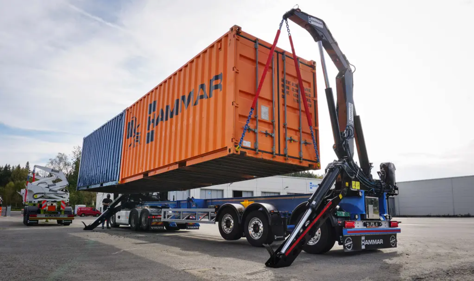 Container sideloader truck